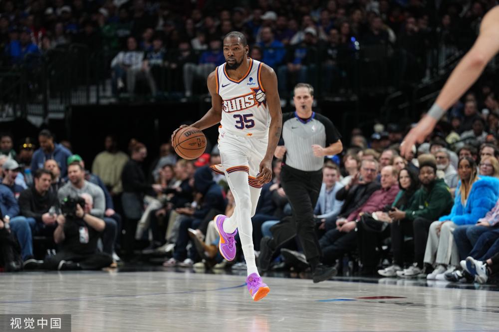 在禁区内的 在禁区内的