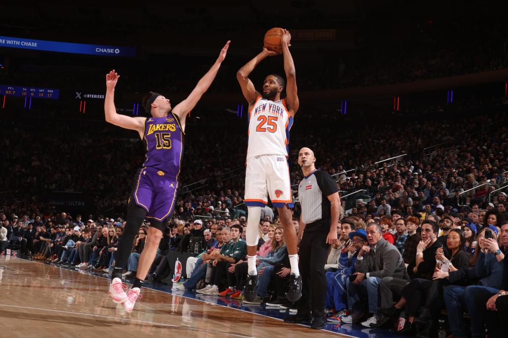 传球形成突 传球形成突