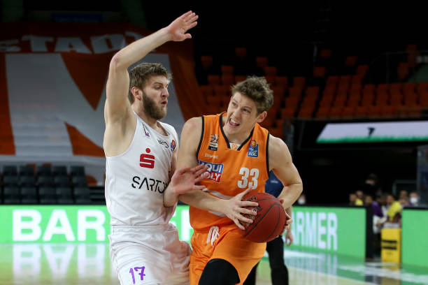 他的表现无 他的表现无